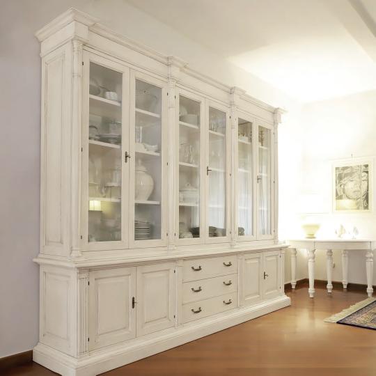 nagymeretu feher klasszikus vitrines talaloszekreny mediterran uveges vintage country provence provnaszi nappali konyha toszkan olasz butor provence.jpg